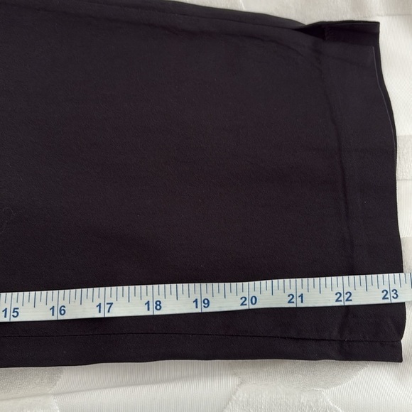 Lane Bryant Black 4 Season Slim Capri Mid Size. Button/ 2 Hook Closure. Size 20 - Picture 11 of 11